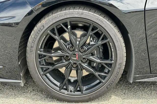 2025 Chevrolet Corvette Stingray RWD Coupe 2LT