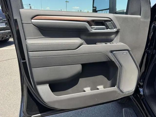 2026 GMC Sierra 3500HD Crew Cab, Long Bed, Denali Dual Rear Wheel, 4WD