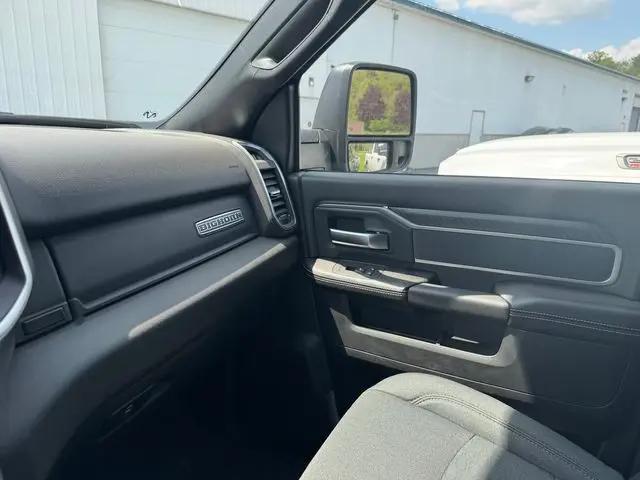 2026 Ram 3500 Big Horn Crew Cab 4x4 8' Box