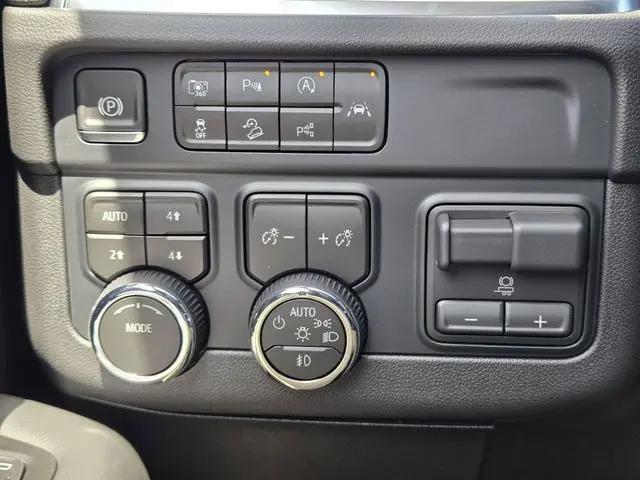 2026 Chevrolet Suburban Premier, 4WD