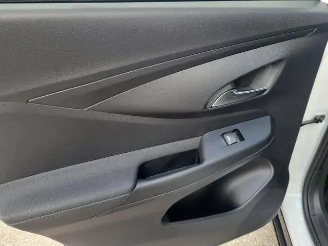2026 Buick NV Sport Touring FWD
