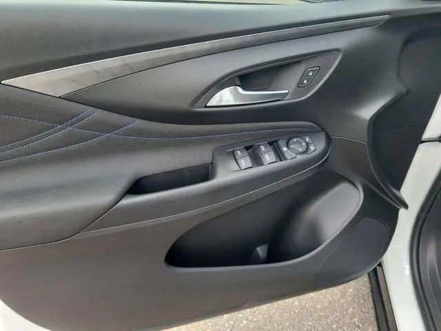 2026 Buick NV Sport Touring FWD