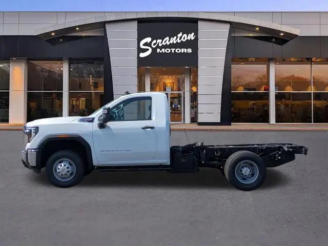 2026 GMC Sierra 3500HD Pro