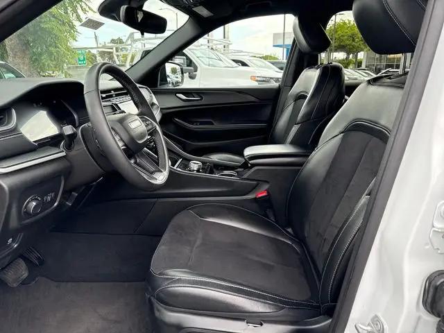 2023 Jeep Grand Cherokee L Altitude 4x4