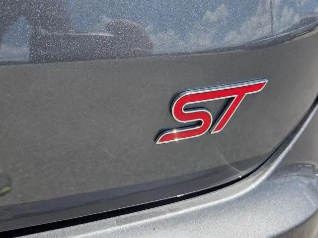 2022 Ford Edge ST
