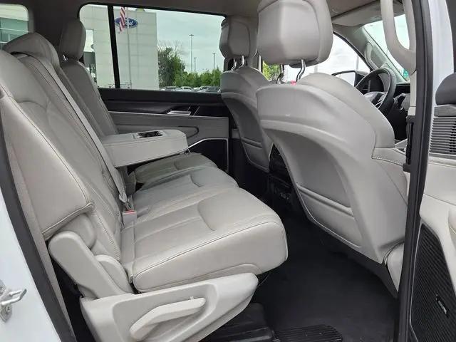 2024 Jeep Wagoneer Series II 4x2
