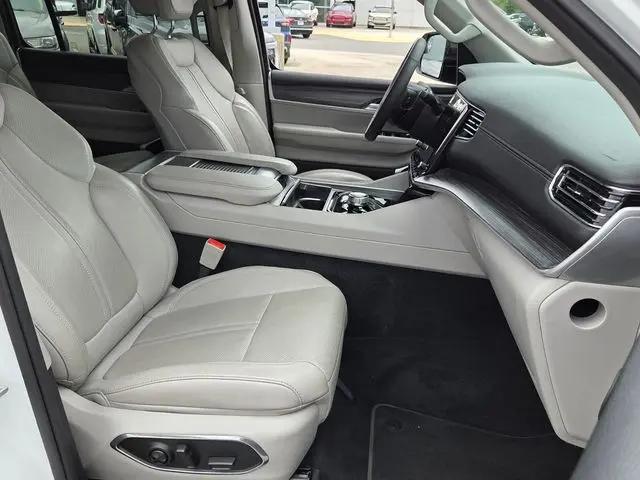 2024 Jeep Wagoneer Series II 4x2