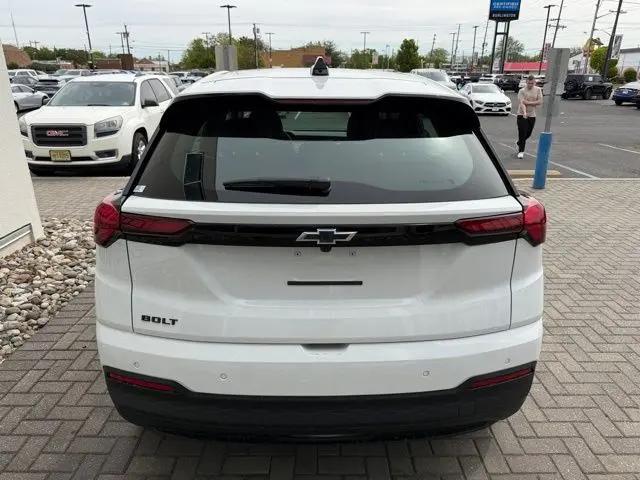 2027 Chevrolet Bolt LT FWD
