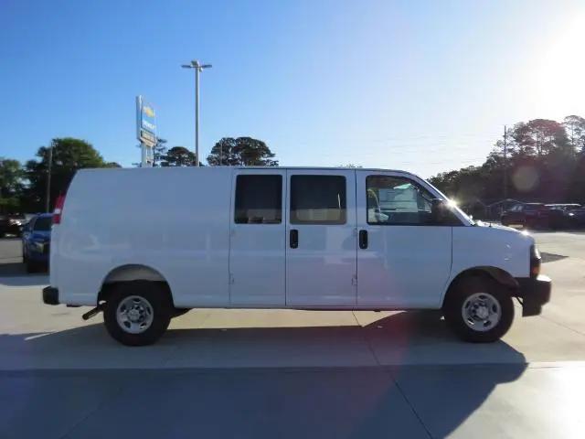 2026 Chevrolet Express Cargo Van 2500 Extended Wheelbase, WT, RWD