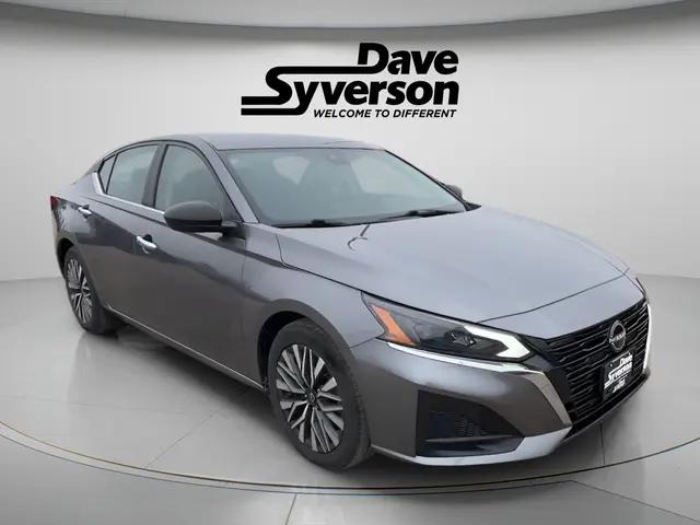 2024 Nissan Altima SV FWD