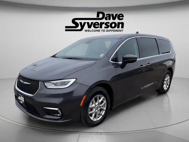 2023 Chrysler Pacifica Touring L for sale in Albert Lea, MN