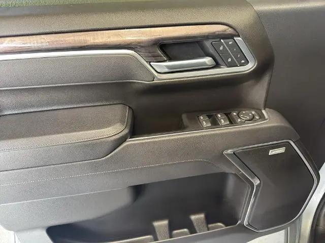 2025 Chevrolet Silverado 1500 4WD Crew Cab Short Bed LTZ
