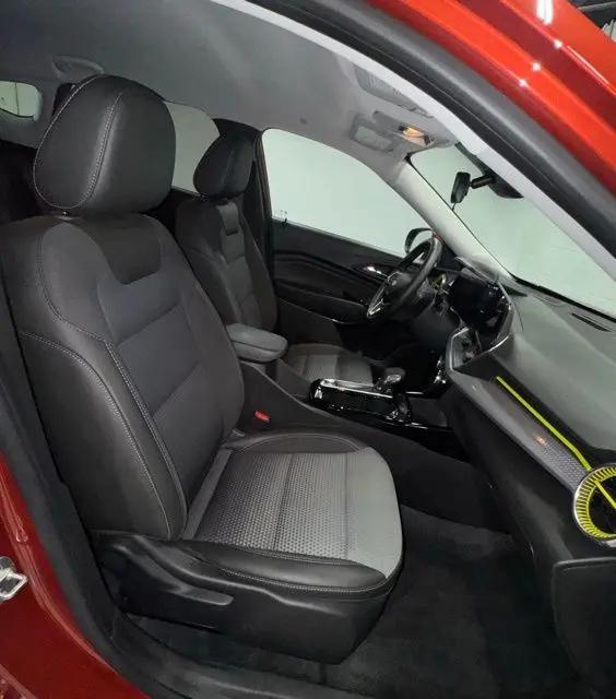 2024 Chevrolet Trax FWD LT