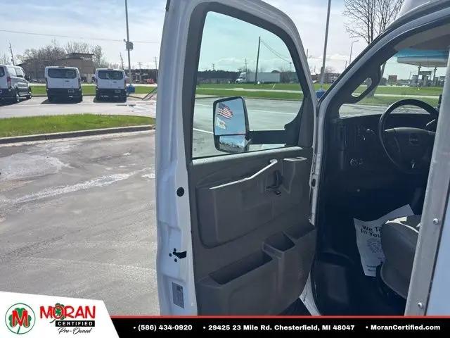 2023 GMC Savana Cutaway 4500 Van