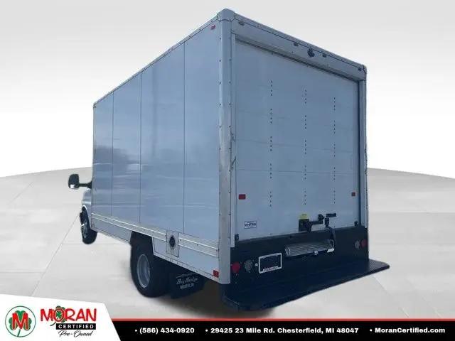 2023 GMC Savana Cutaway 4500 Van