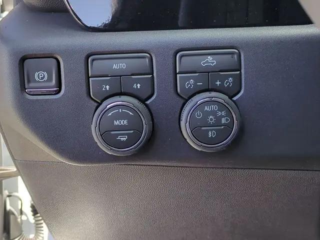 2026 Chevrolet Silverado 1500 4WD Crew Cab Short Bed RST