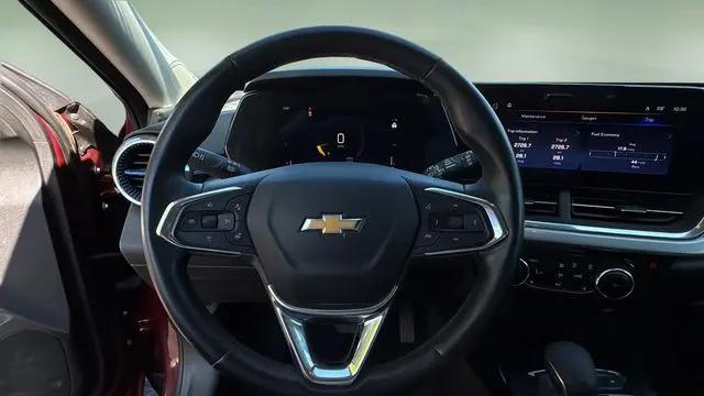 2025 Chevrolet Trax FWD LT