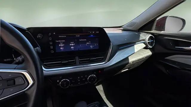 2025 Chevrolet Trax FWD LT