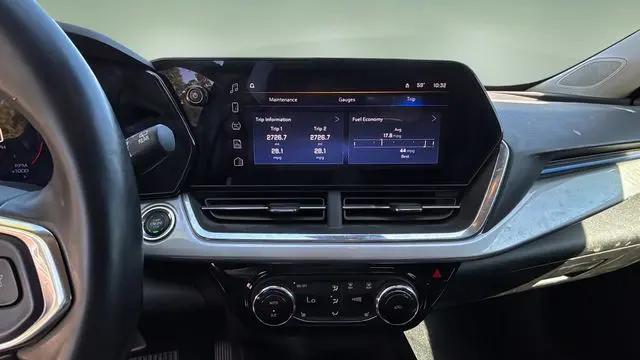 2025 Chevrolet Trax FWD LT