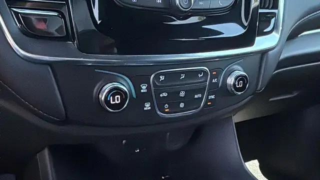 2023 Chevrolet Traverse FWD LT Cloth