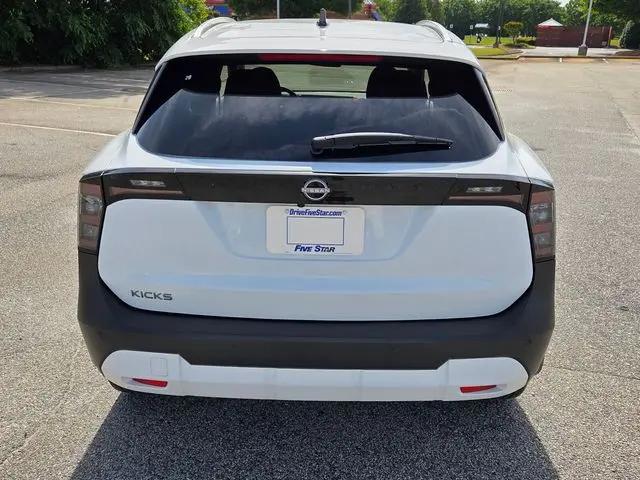 2026 Nissan Kicks SV