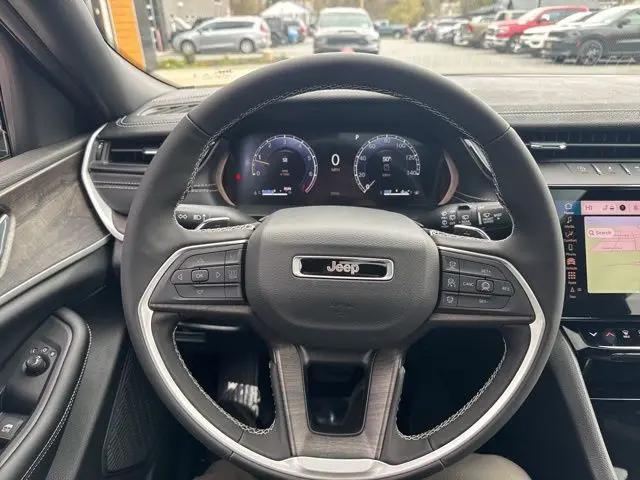 2026 Jeep Grand Cherokee L Altitude 4x4