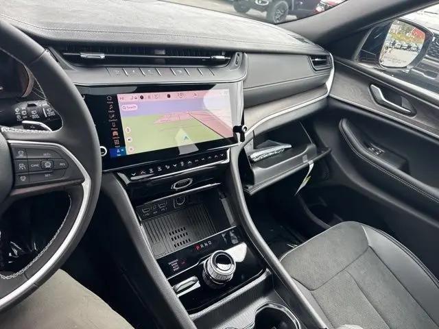 2026 Jeep Grand Cherokee L Altitude 4x4