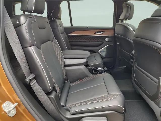 2026 Jeep Grand Cherokee L Summit 4x4