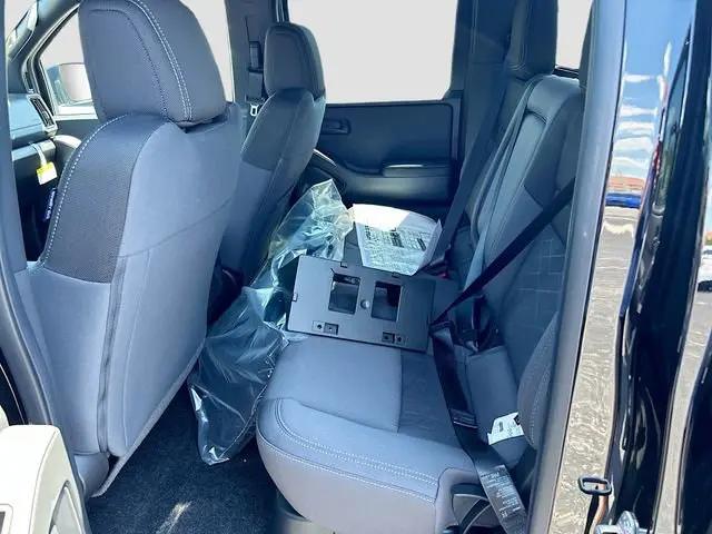 2026 Nissan Frontier Crew Cab SV 4x2