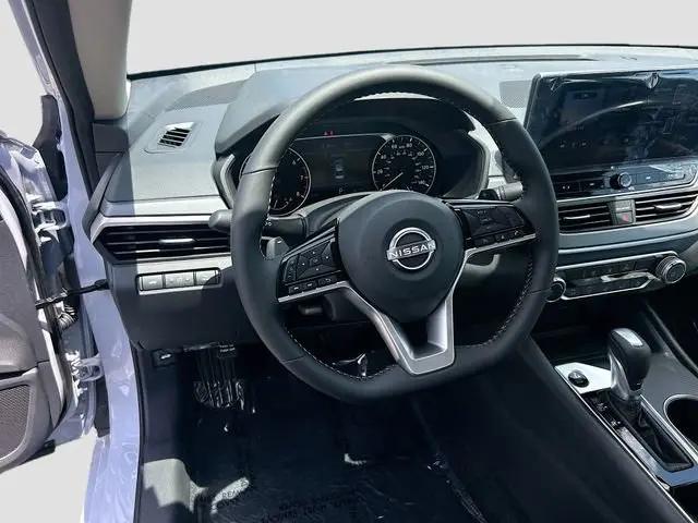 2026 Nissan Altima SR FWD