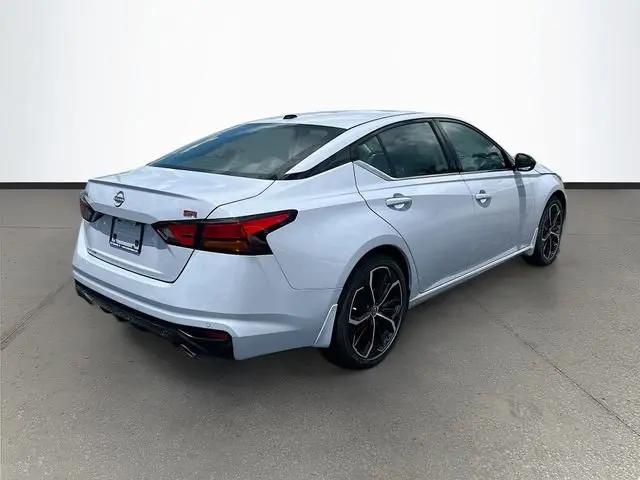 2026 Nissan Altima SR FWD