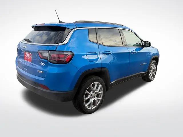 2022 Jeep Compass Latitude Lux 4x4