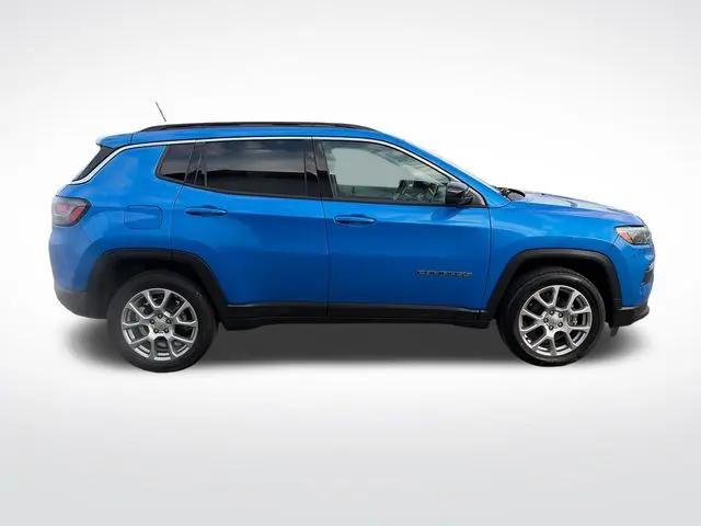 2022 Jeep Compass Latitude Lux 4x4