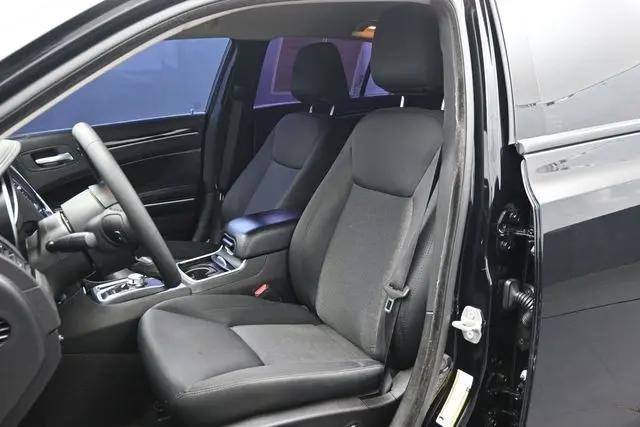 2023 Chrysler 300 Touring
