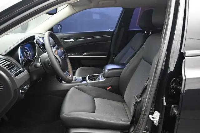 2023 Chrysler 300 Touring