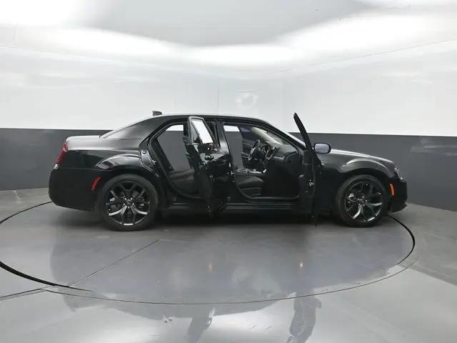 2023 Chrysler 300 Touring