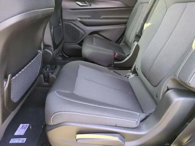 2026 Jeep Grand Cherokee L Altitude 4x4