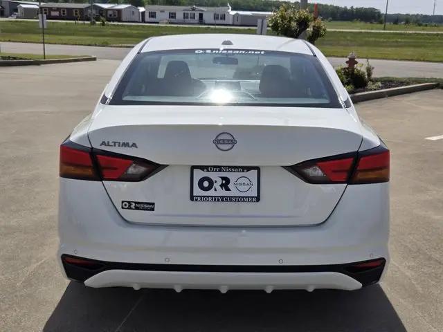 2025 Nissan Altima SV FWD