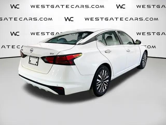 2024 Nissan Altima SV FWD