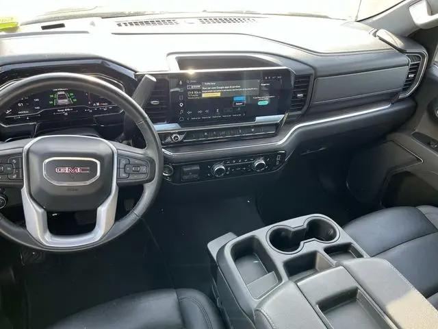 2025 GMC Sierra 1500 4WD Crew Cab Short Box SLT