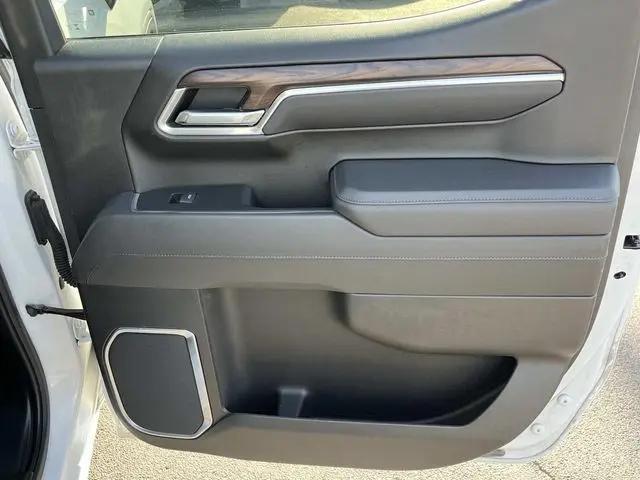 2025 GMC Sierra 1500 4WD Crew Cab Short Box SLT