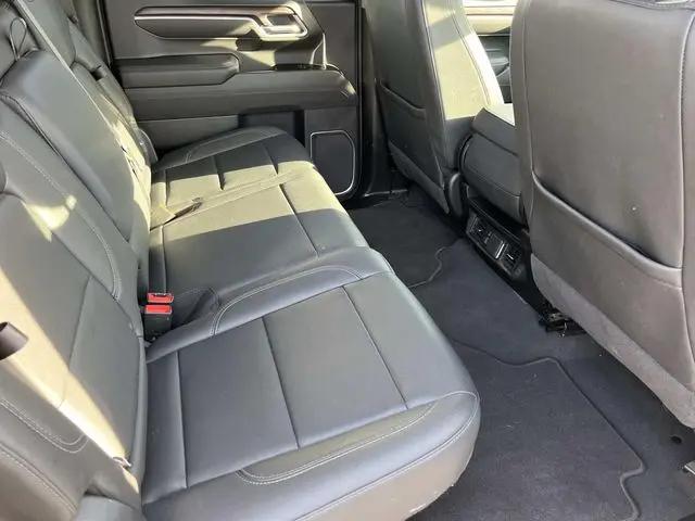 2025 GMC Sierra 1500 4WD Crew Cab Short Box SLT