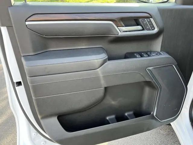 2025 GMC Sierra 1500 4WD Crew Cab Short Box SLT
