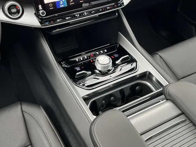 2026 Jeep Grand Wagoneer Upland