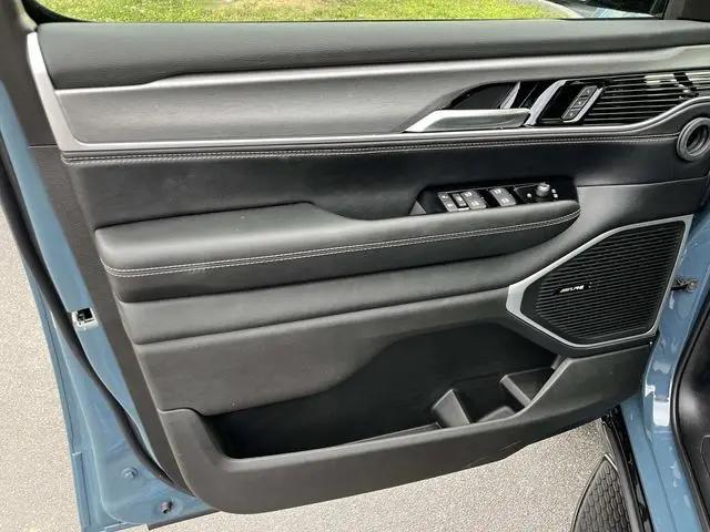 2026 Jeep Grand Wagoneer Upland