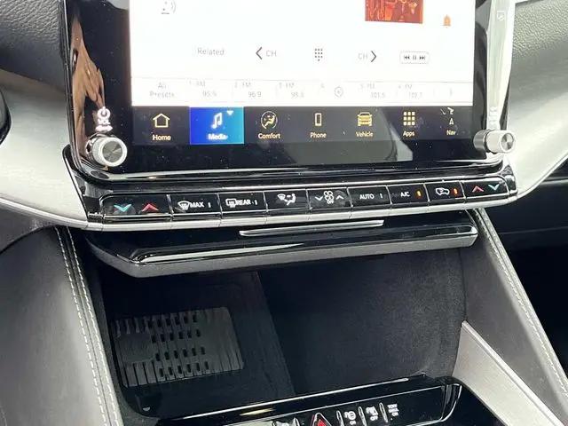 2026 Jeep Grand Wagoneer Upland