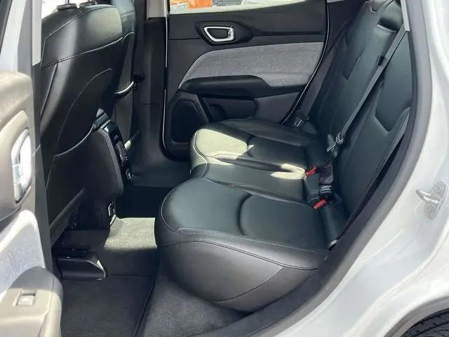2022 Jeep Compass Latitude Lux 4x4