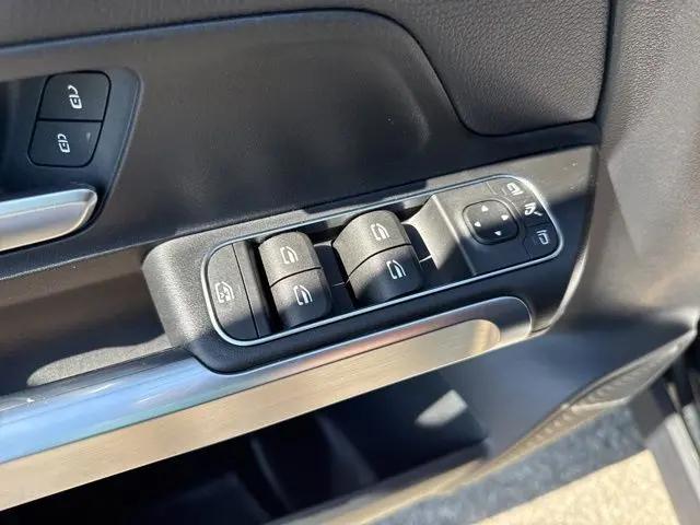 2025 Mercedes-Benz GLB 4MATIC