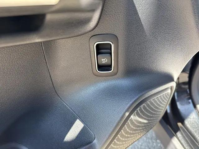 2025 Mercedes-Benz GLB 4MATIC