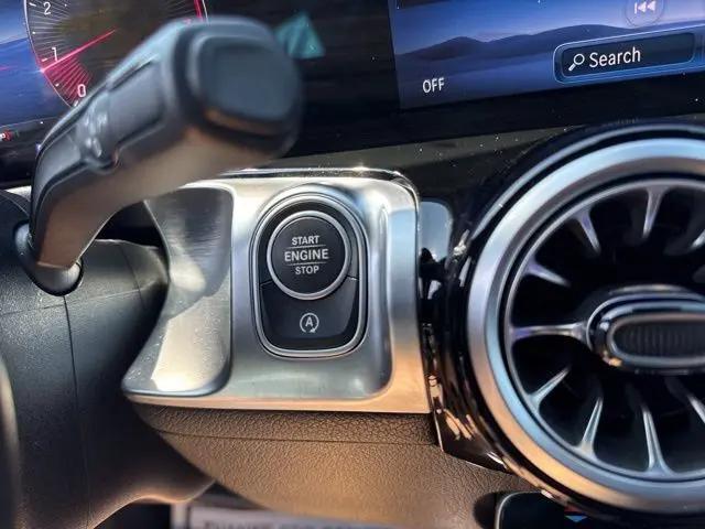2025 Mercedes-Benz GLB 4MATIC
